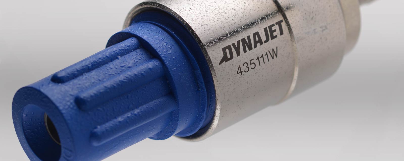 DYNAJET WSS500 and WSS1000 water sandblasting systems are fast and efficient at cleaning, paint stripping, removing rust or preparing substrates.