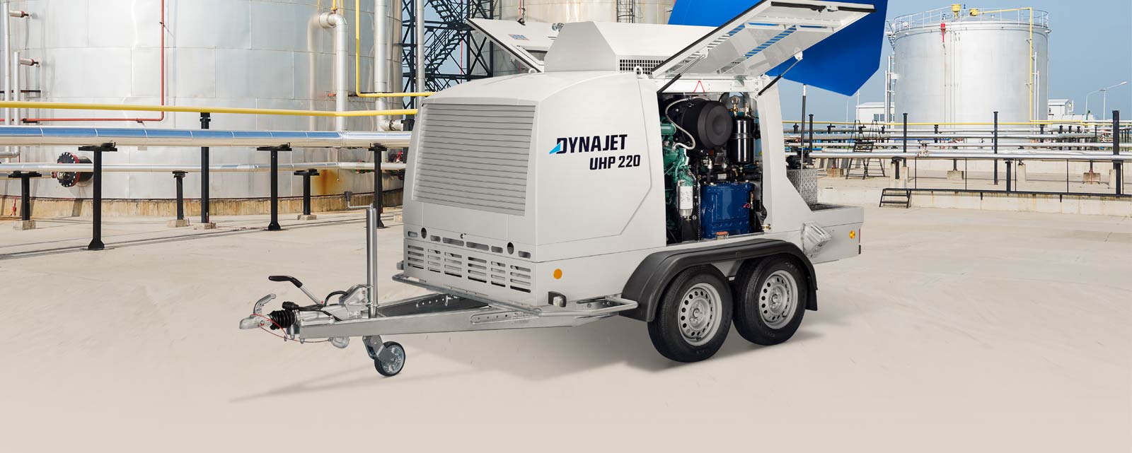 DYNAJET high-pressure cleaners get industrial plants clean in no time.