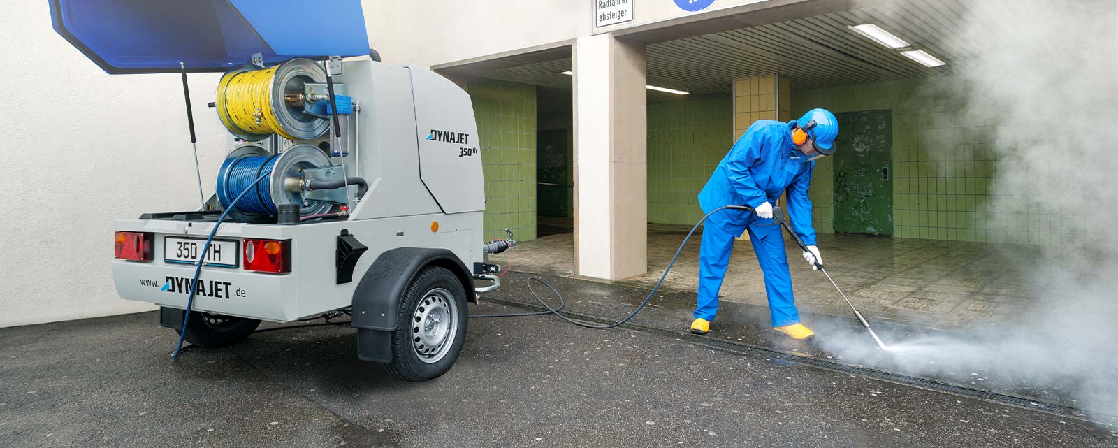 DYNAJET specialises in the high cleaning requirements of municipalities, buildings and cleaning service providers as well as GALA construction